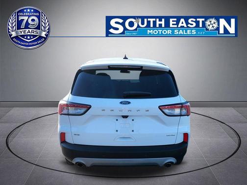 White 2021 Ford Escape SE