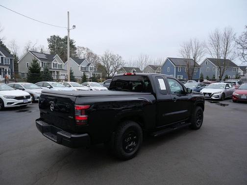 2022 Nissan Frontier S