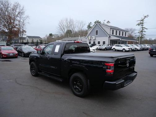 2022 Nissan Frontier S