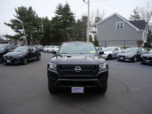 2022 Nissan Frontier S