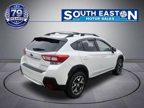 Crystal White Pearl 2018 Subaru Crosstrek 2.0i Premium