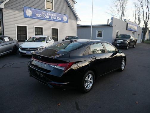 2021 Hyundai ELANTRA SE