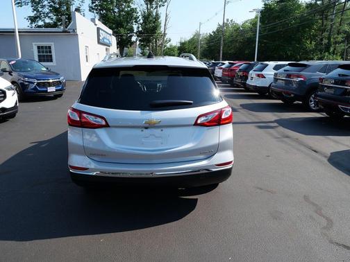 Silver Ice Metallic 2019 Chevrolet Equinox 1LT