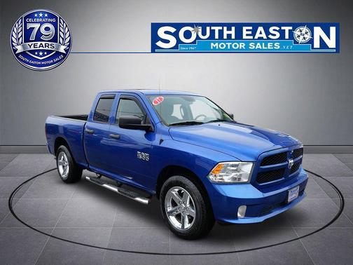 Brilliant Black Crystal Pearlcoat 2017 RAM 1500 Express