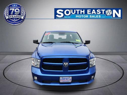 Brilliant Black Crystal Pearlcoat 2017 RAM 1500 Express