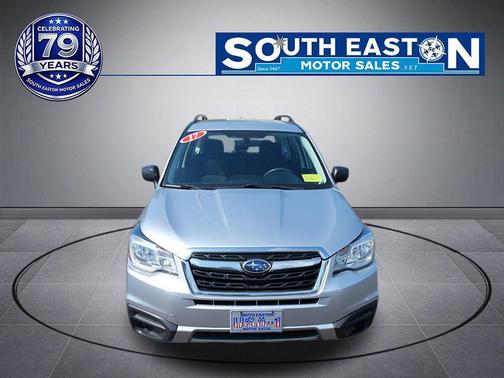Ice Silver Metallic 2017 Subaru Forester 2.5i