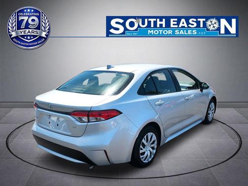 Classic Silver Metallic 2021 Toyota Corolla LE
