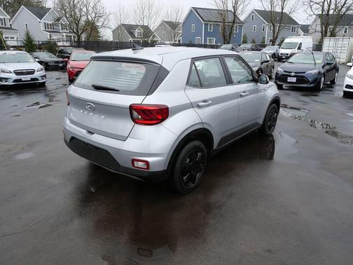 2020 Hyundai VENUE SE