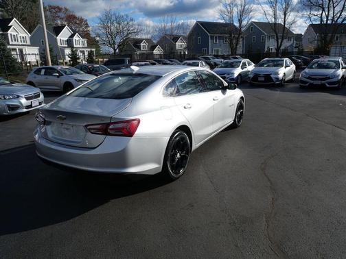 2022 Chevrolet Malibu FWD LT