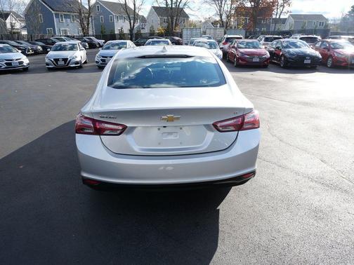 2022 Chevrolet Malibu FWD LT