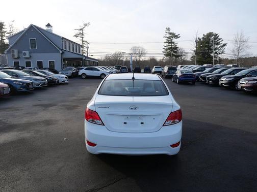 2016 Hyundai Accent SE