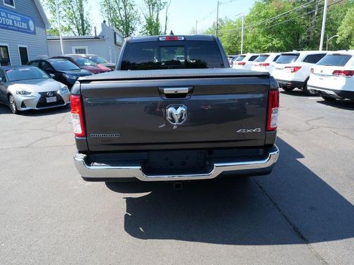 Granite Crystal Metallic Clearcoat 2020 RAM 1500 Big Horn/Lone Star