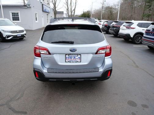 Ice Silver Metallic 2018 Subaru Outback 2.5i Limited