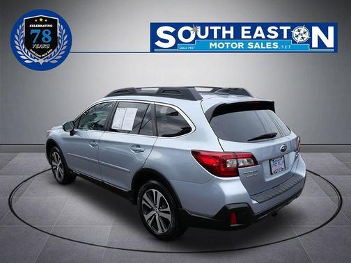 Ice Silver Metallic 2018 Subaru Outback 2.5i Limited