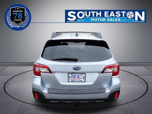 Ice Silver Metallic 2018 Subaru Outback 2.5i Limited