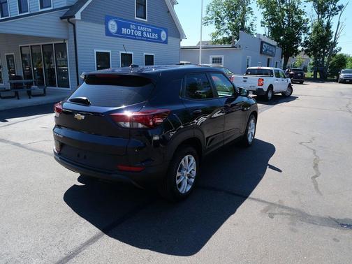 Midnight Blue Metallic 2021 Chevrolet Trailblazer LS