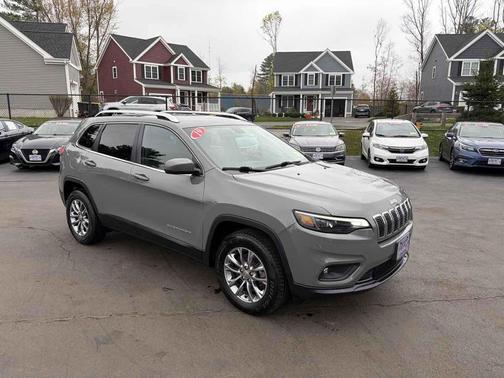 Sting-Gray Clearcoat 2019 Jeep Cherokee Latitude Plus