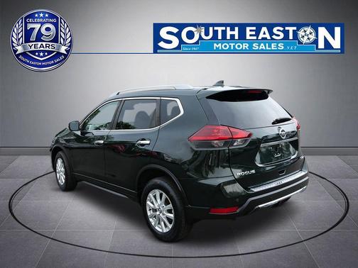 Midnight Pine Metallic 2019 Nissan Rogue SV