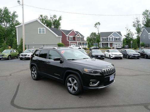 Diamond Black Crystal Pearlcoat 2019 Jeep Cherokee Limited