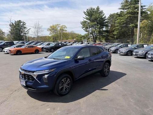 Blue Glow Metallic 2024 Chevrolet Trax LS