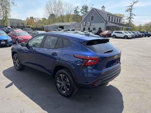Blue Glow Metallic 2024 Chevrolet Trax LS