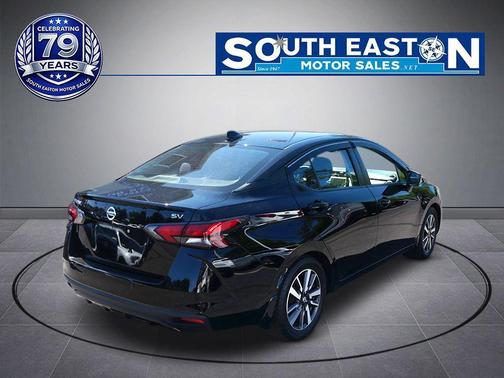 Super Black 2020 Nissan Versa 1.6 SV