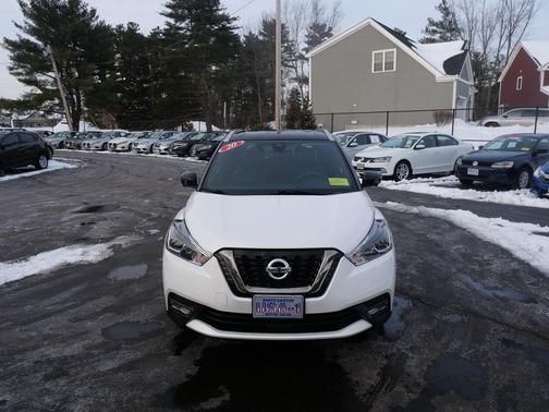 2020 Nissan Kicks SR