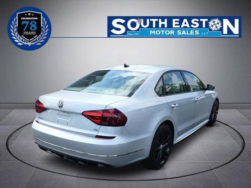 2018 Volkswagen Passat 2.0T R-Line