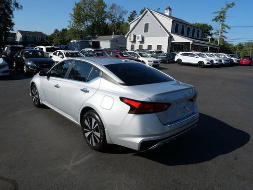 2021 Nissan Altima 2.5 SV