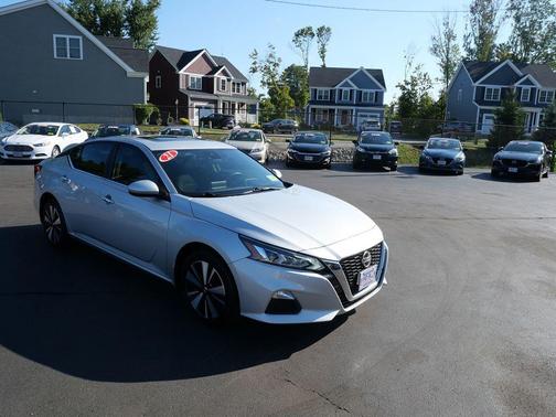 2021 Nissan Altima 2.5 SV