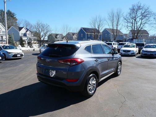 2017 Hyundai TUCSON SE