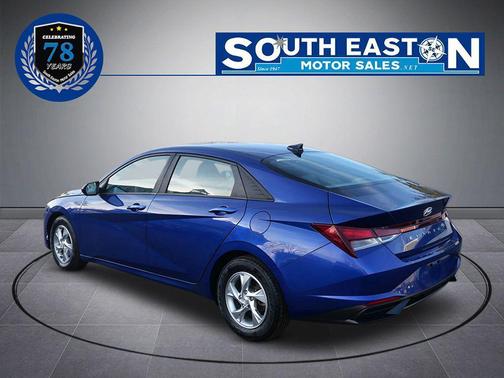 2022 Hyundai ELANTRA SE