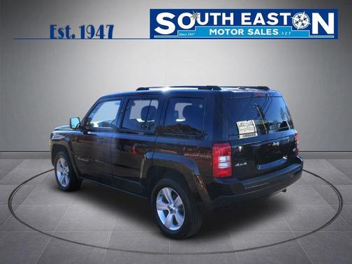 Photo 5 of 30 of 2017 Jeep Patriot Latitude
