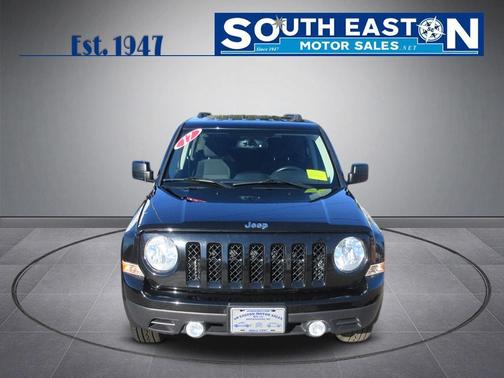 Photo 3 of 30 of 2017 Jeep Patriot Latitude