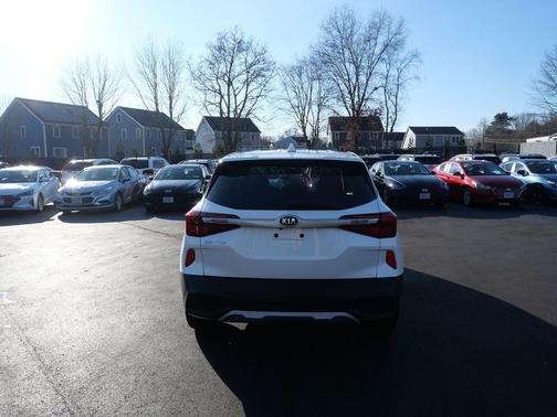 2021 Kia Seltos LX