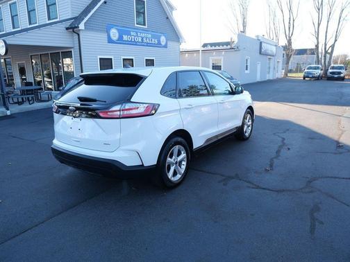 2021 Ford Edge SE