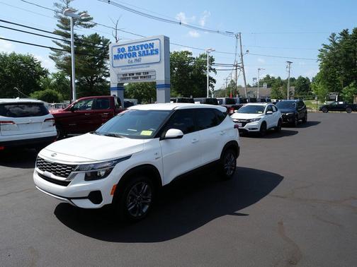 Snow White Pearl 2021 Kia Seltos LX