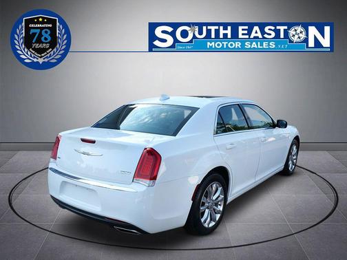 2019 Chrysler 300 Touring