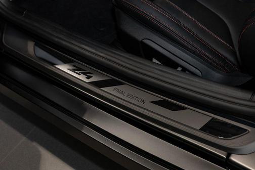 Black Sapphire Metallic 2026 BMW Z4 M40i
