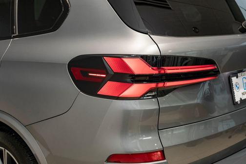 Skyscraper Grey Metallic 2024 BMW X5 xDrive40i