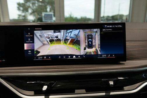 Black Sapphire Metallic 2025 BMW X7 xDrive40i