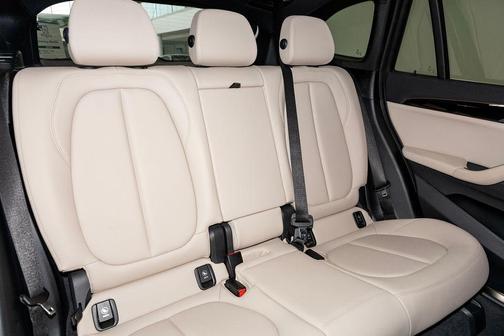 Alpine White 2020 BMW X1 xDrive28i