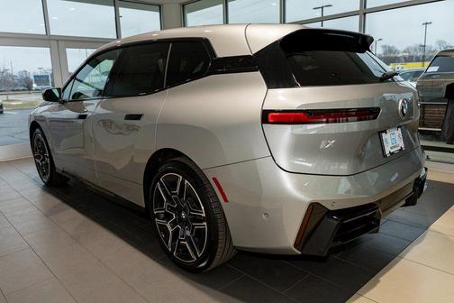 2026 BMW iX xDrive60