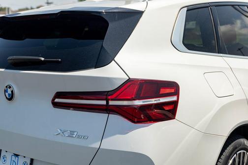 Mineral White Metallic 2026 BMW X3 30 xDrive