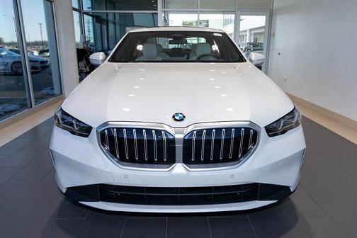 2025 BMW 530 i xDrive