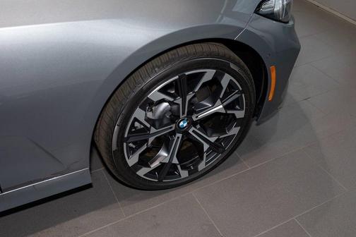 2025 BMW 330 i xDrive