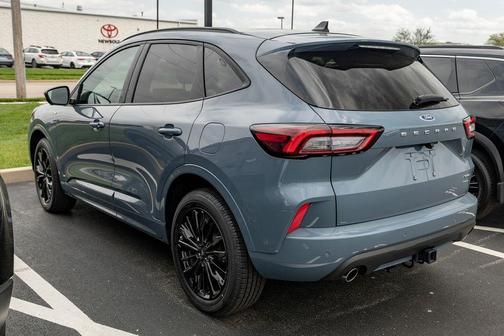 Vapor Blue Metallic 2023 Ford Escape ST-Line Elite