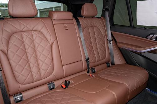 Tanzanite Blue II Metallic 2026 BMW X5 xDrive40i