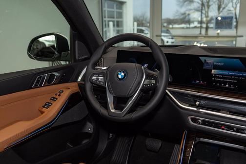 Mineral White Metallic 2026 BMW X5 PHEV xDrive50e