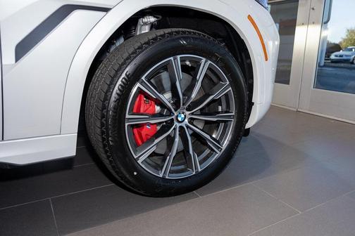 2026 BMW X6 M60i